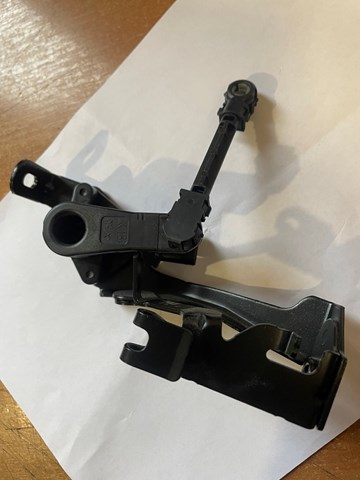 Compre 9824543080 Peugeot/Citroen Sensor dianteiro do nível de posição de carroçaria