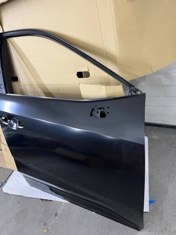 Porta dianteira direita 6700142161 Toyota