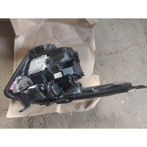 Luz esquerda Hyundai/Kia 92101R2000