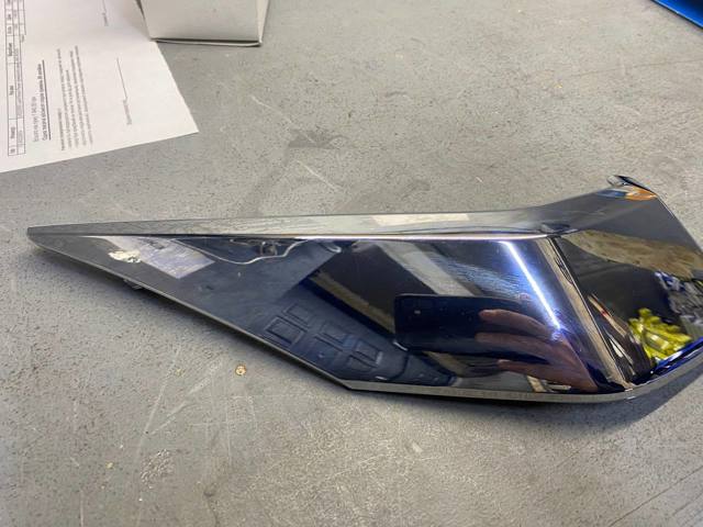 5314860030 Toyota Moldura da luz esquerda