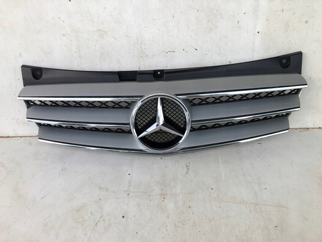 Grelha do radiador Mercedes A63988000839775 preço, a partir de 197,50 USD