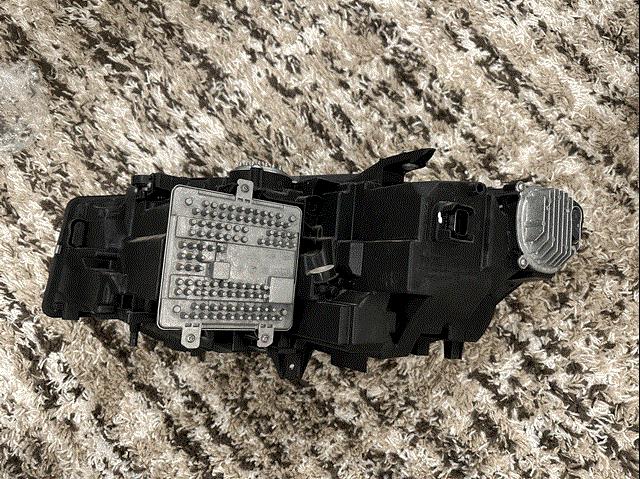 Luz direita 63118496150 BMW