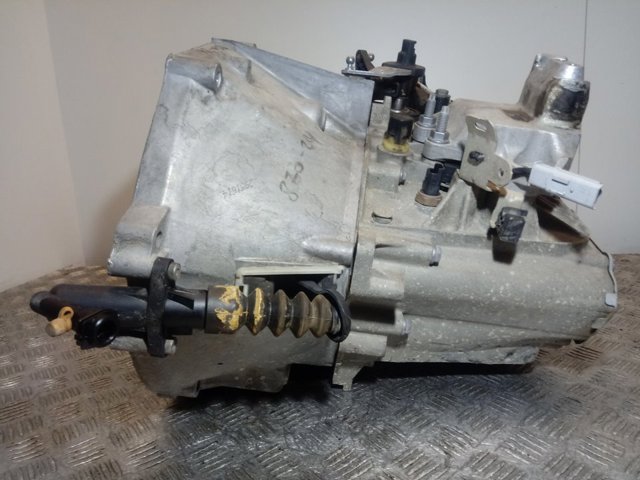 Caixa de Mudança montada (caixa mecânica de velocidades) 9806698980 Peugeot/Citroen