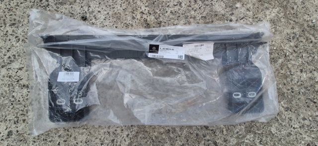 Consola central do pára-choque traseiro Mercedes A1678808100 preço, a partir de 110,86 USD