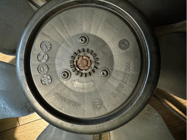 Ventilador (roda de aletas) do radiador de esfriamento Mercedes 3136613344 preço, a partir de 264,85 USD