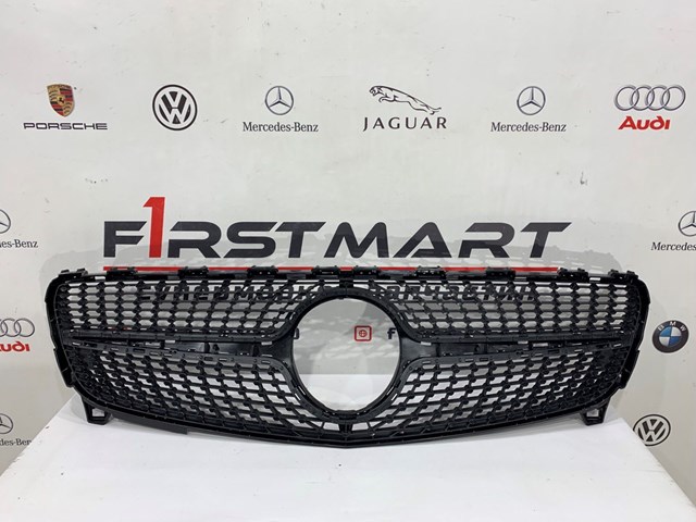  Grelha do radiador Mercedes A hatchback (W176) (2012 - 2018) 