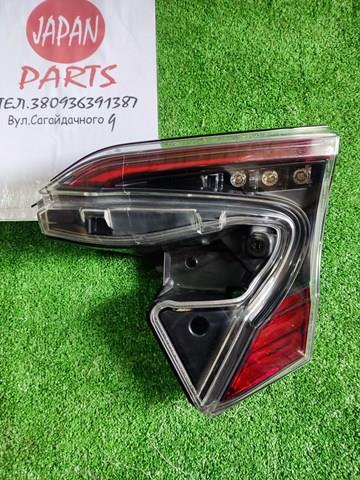 81580F4021 Toyota Lanterna traseira direita interna
