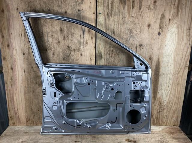 Porta dianteira esquerda Subaru 60009AJ0319P