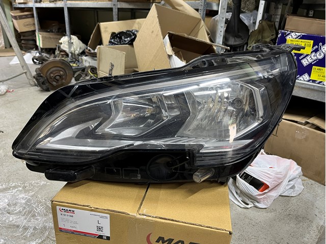 Luz esquerda 9810478180 Peugeot/Citroen