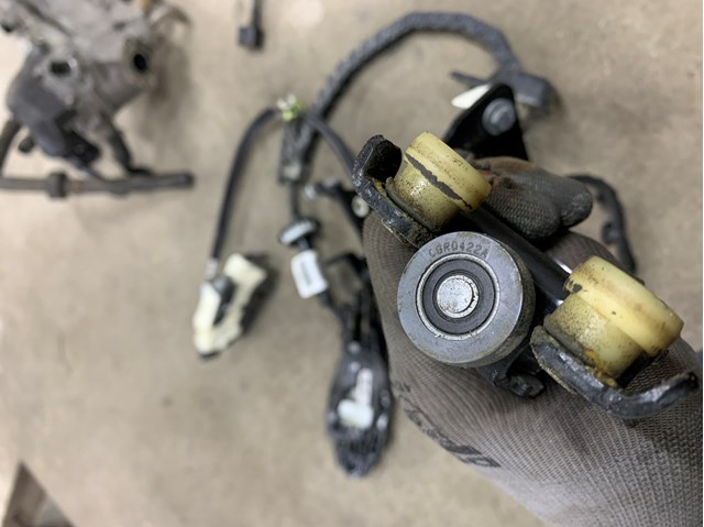 9816964880 Peugeot/Citroen Rolo direito inferior da porta lateral (deslizante)