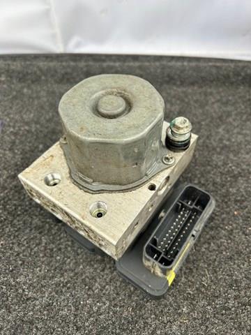  Unidade hidráulico de controlo ABS Tesla Model S sedan (5YJS) (2012 - 2016) 