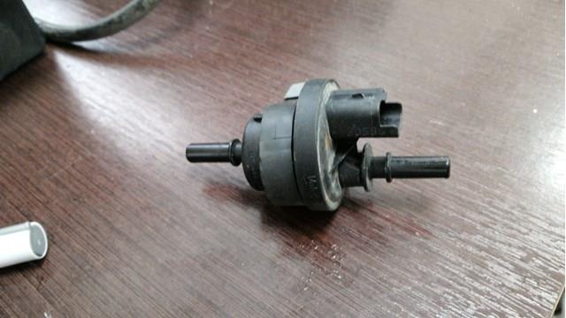 Válvula de adsorvedor dos vapores de combustível 2580119A Renault (RVI)