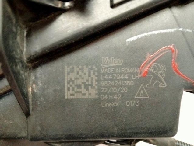9824241380 Peugeot/Citroen Luzes máximas esquerdas