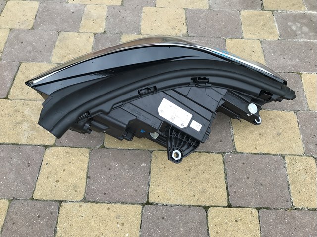 Luz direita 63115A64424 BMW