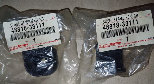 Compre 4881833111 Toyota Bucha de estabilizador traseiro