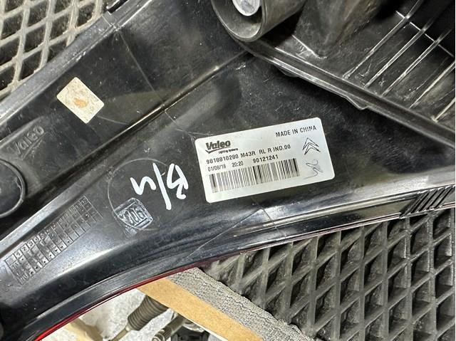 Lanterna traseira direita 9818810280 Peugeot/Citroen