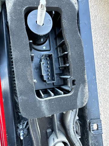 Lanterna traseira direita BK2113404AJ Ford