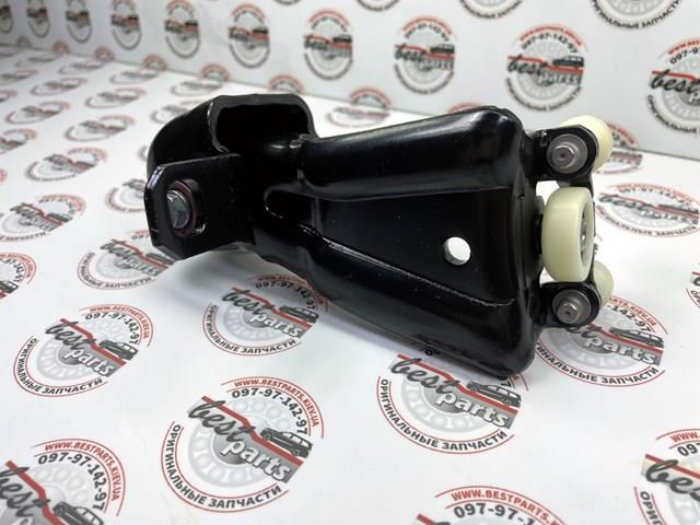 Rolo direito central da porta lateral (deslizante) Mercedes A447760054764 preço, a partir de 43,97 USD