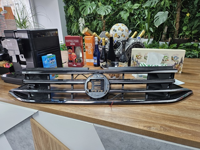 Grelha do radiador 5NN853651AHZLL VAG