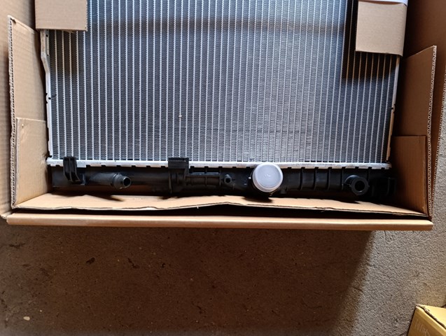 20E1083 Polcar Radiador de esfriamento de motor