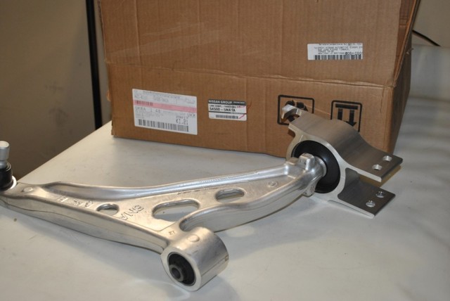 Braço oscilante inferior direito de suspensão dianteira 545005NA1A Nissan/Infiniti