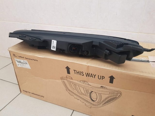 92208J9500 Hyundai/Kia Luzes máximas direitas