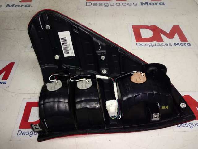 Lanterna traseira direita Toyota 815500K281
