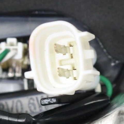 Compre G45F513F0C Mazda Lanterna traseira direita interna