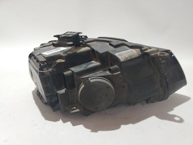 Luz esquerda VAG 8T0941003AK