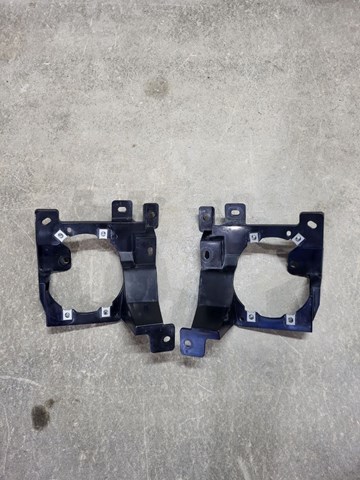 Consola de fixação das luzes de nevoeiro esquerdas 269155NA0A Nissan/Infiniti