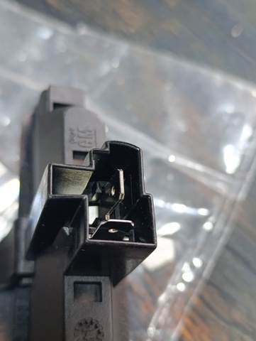 Compre 9192061 General Motors Lanterna da luz de fundo de matrícula traseira