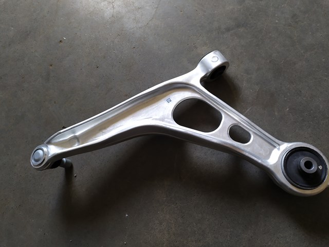 Compre 545006RR0B Nissan/Infiniti Braço oscilante inferior direito de suspensão dianteira