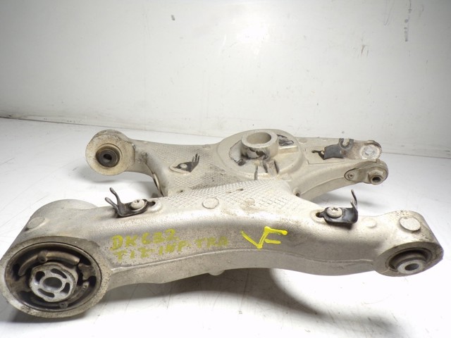 Compre LR098944 Land Rover Braço oscilante inferior esquerdo de suspensão traseira