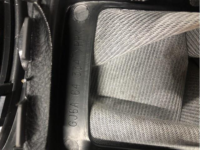 Compre GJ6A64361 Mazda Suporte para copos de braço de consola central