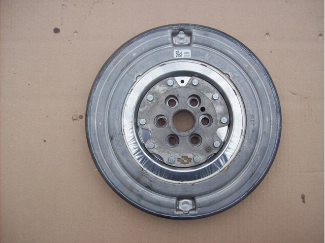 Volante de motor A2820301400 Mercedes