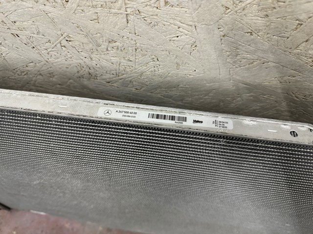 A2475004000 Mercedes Radiador de esfriamento de motor adicional