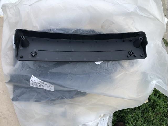 A1678800502 Mercedes Painel de fixação de matrícula dianteira