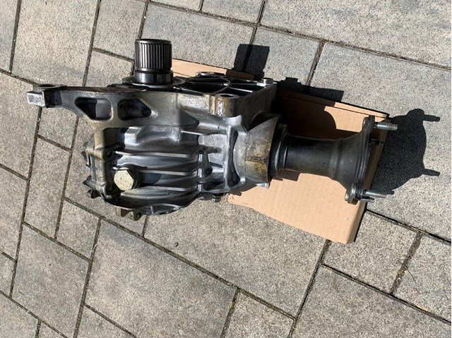 Caixa de transferência KN0327500 Mazda