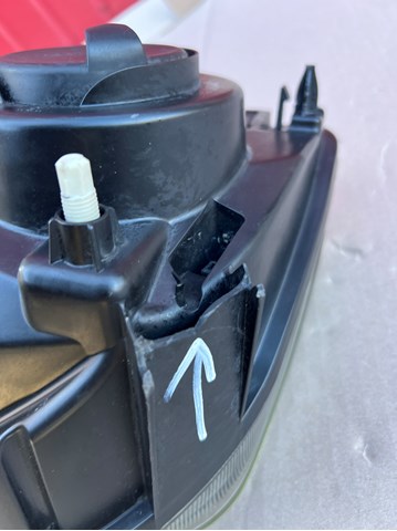 Luz direita 260101891R Renault (RVI)