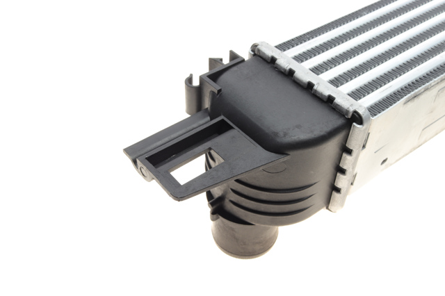 Compre 818545 VALEO Radiador de intercooler