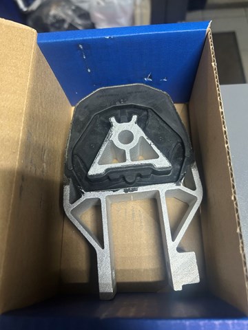 Coxim (suporte) esquerdo traseiro de motor 35394 Lemforder