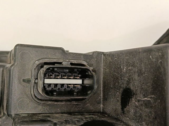 Luz esquerda Renault (RVI) 260601750R preço, a partir de 792,05 USD