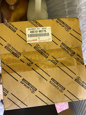 Compre 4851080775 Toyota Amortecedor dianteiro direito