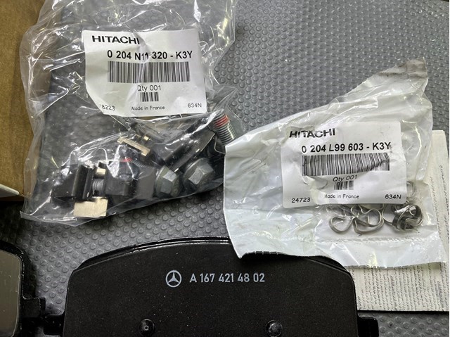 Compre A000420340464 Mercedes Sapatas do freio dianteiras de disco