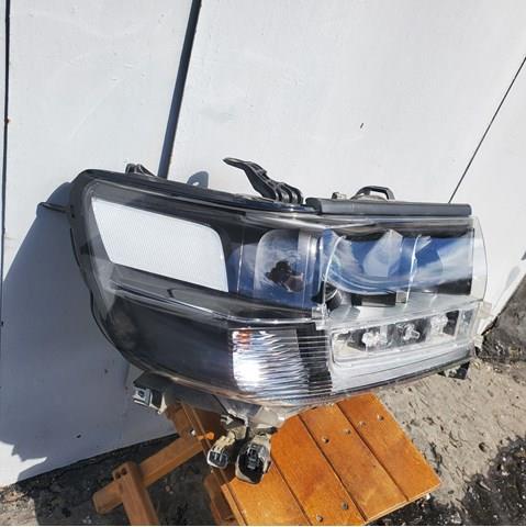Luz direita 8110560P40 Toyota