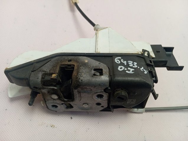 Fecho da porta dianteira esquerda 9801690080 Peugeot/Citroen