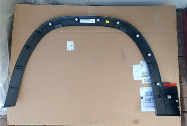 3CM8537189B9 VAG Expansor (placa sobreposta) de arco do pára-lama dianteiro direito