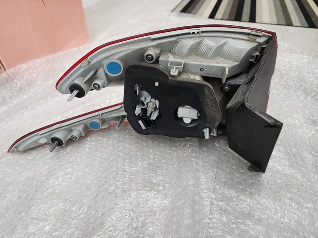 Lanterna traseira direita externa 9678093880 Peugeot/Citroen