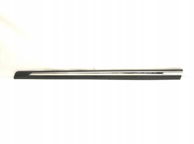 Moldura da porta dianteira direita inferior 808766FR0A Nissan/Infiniti