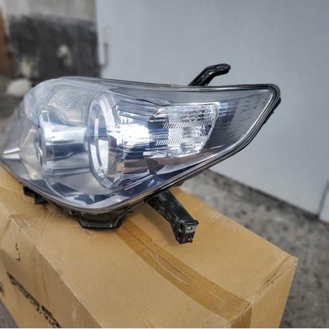 Luz esquerda Toyota 8118560M00 preço, a partir de 726,20 USD